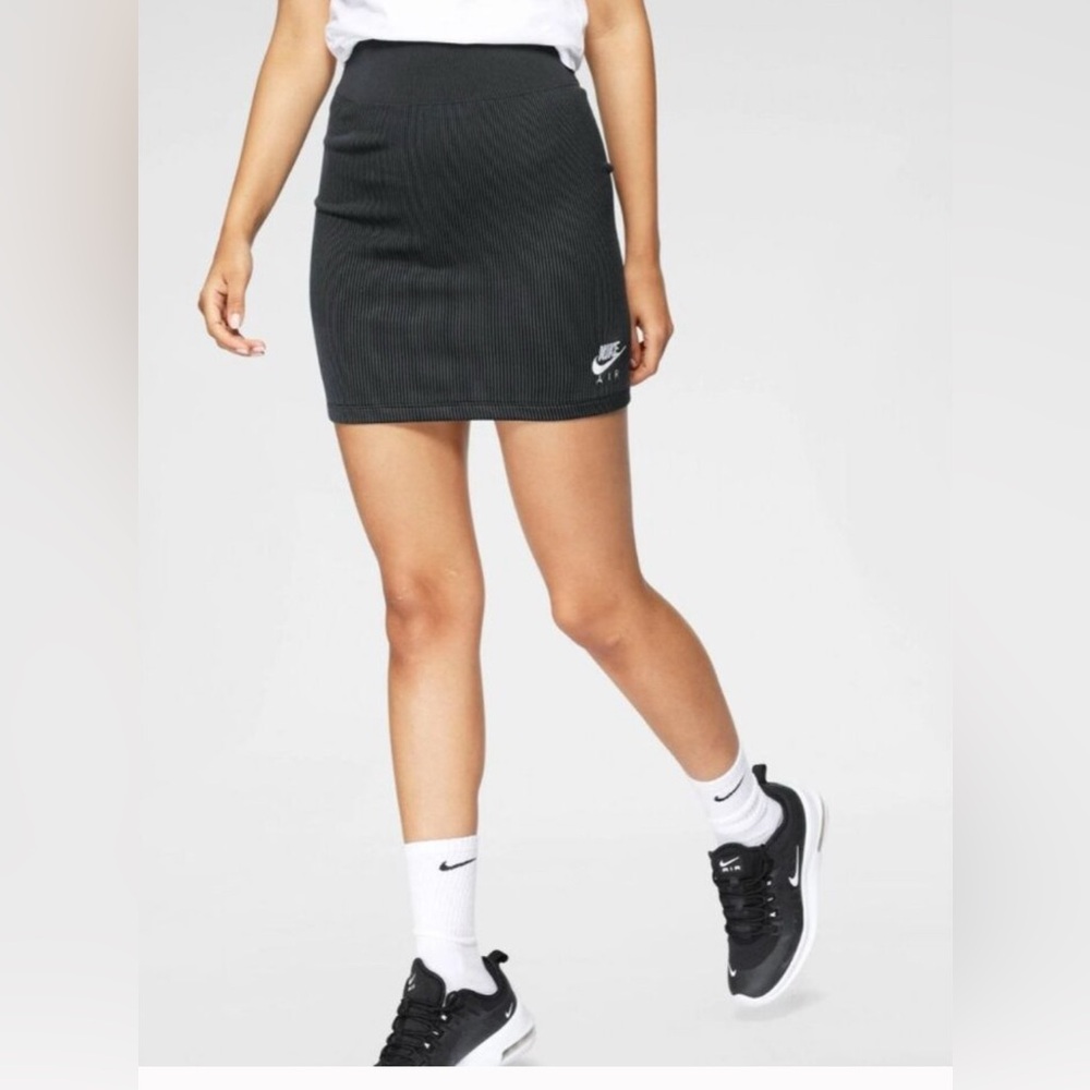 Nike Black and White Women's Skirt
